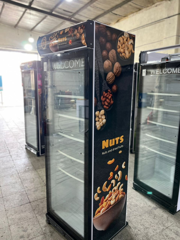 یخچال ویترینی ایستاده عرض 70طرح آجیل و خشکبار nuts