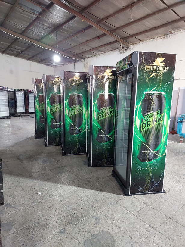 یخچال ویترینی ایستاده عرض 70طرح انرژی زا پاوردرینک power drink